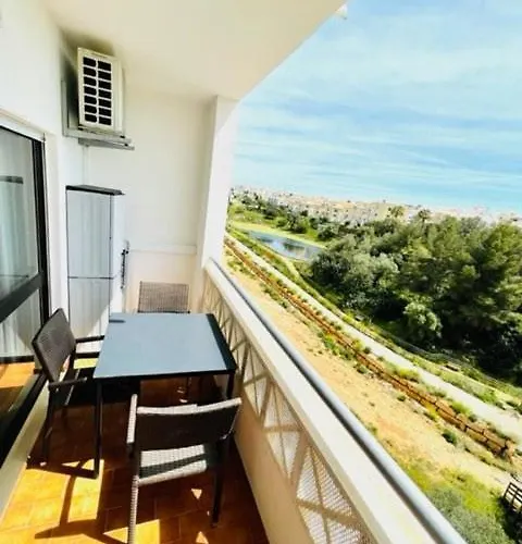Cosy 1 Bedroom In A Center Apartment *
