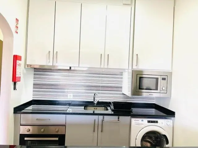 Апартаменты Cosy 1 Bedroom In A Center