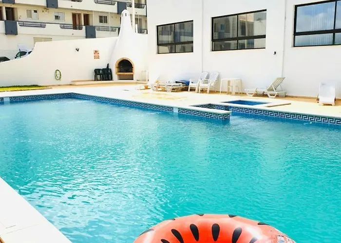 Cosy 1 Bedroom In A Center Албуфейра