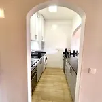 Cosy 1 Bedroom In A Center アパート