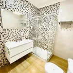 Cosy 1 Bedroom In A Center アパート *