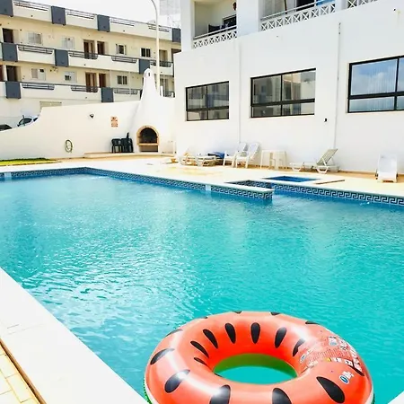 Cosy 1 Bedroom In A Center Αλμπουφέιρα