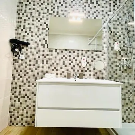 Cosy 1 Bedroom In A Center Διαμέρισμα