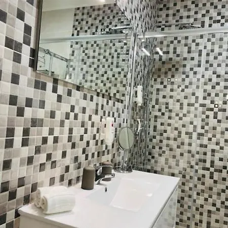 Διαμέρισμα Cosy 1 Bedroom In A Center Αλμπουφέιρα